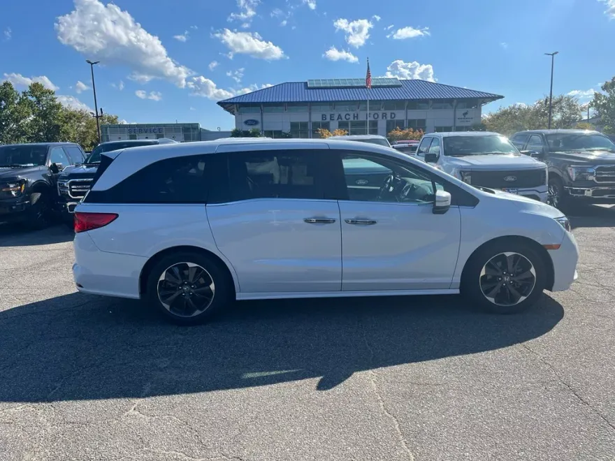 2022 Honda Odyssey Elite photo 1