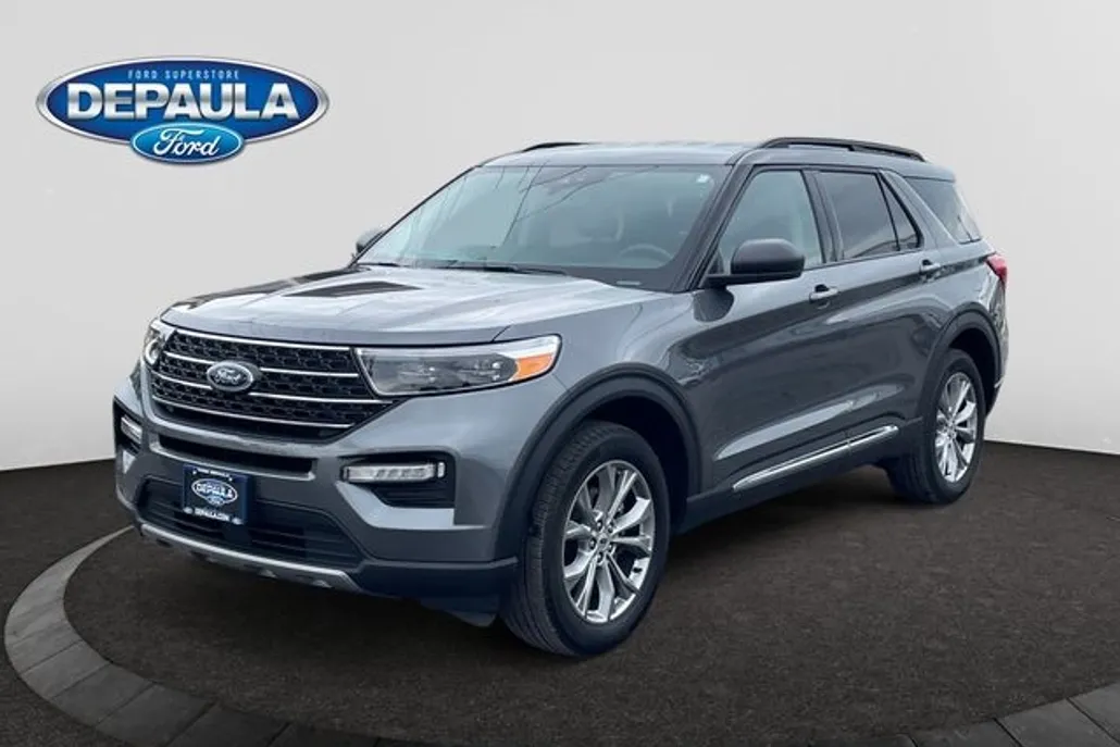 2023 Ford Explorer XLT photo 1