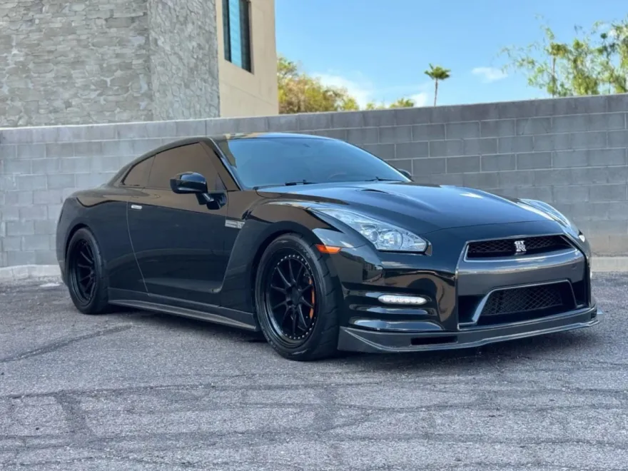 2014 Nissan GT-R Black Edition photo 1