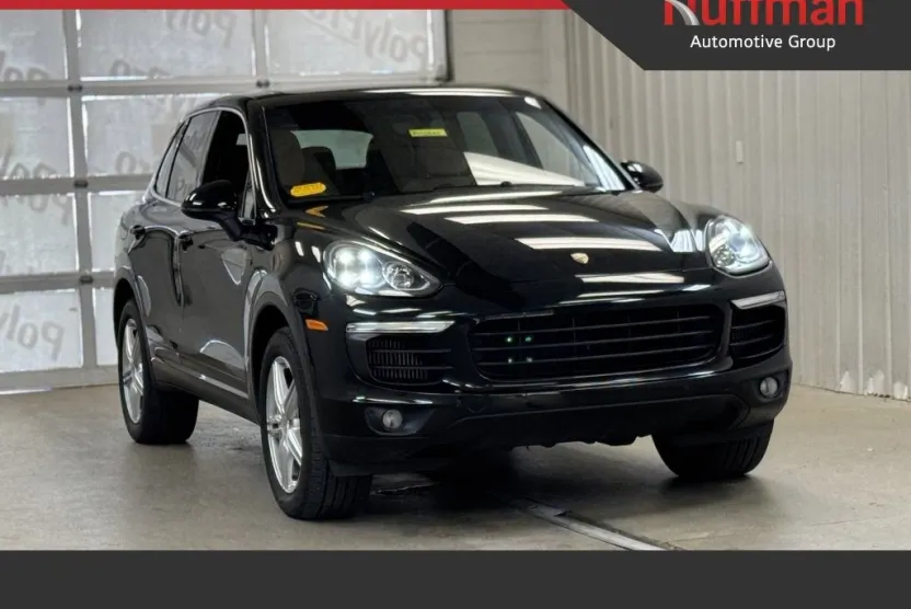 2017 Porsche Cayenne S photo 1