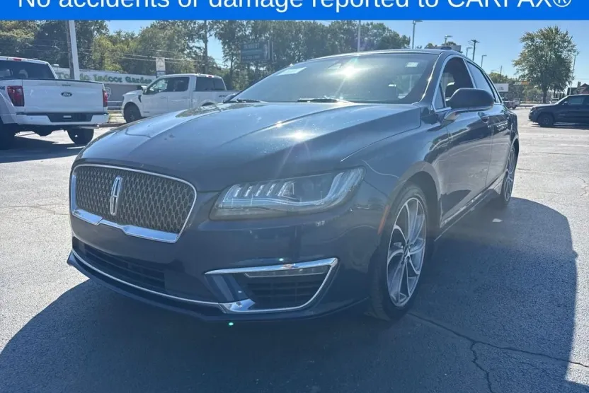 2017 Lincoln MKZ Reserve photo 1