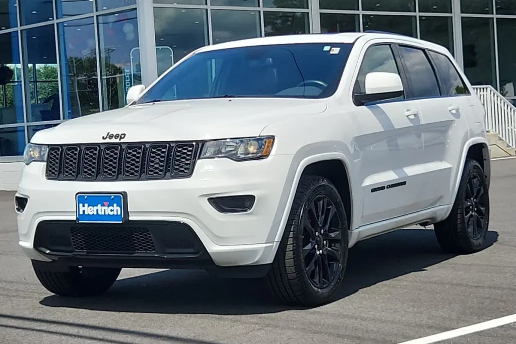 2021 Jeep Grand Cherokee Laredo X photo 1