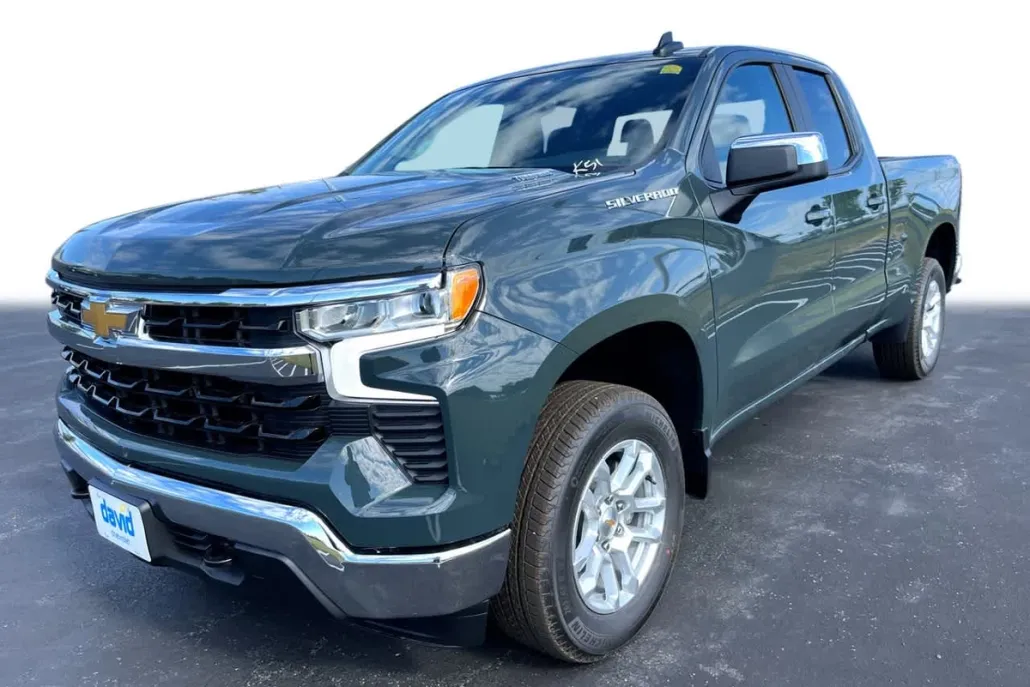 2026 Chevrolet Silverado 1500 LT photo 1