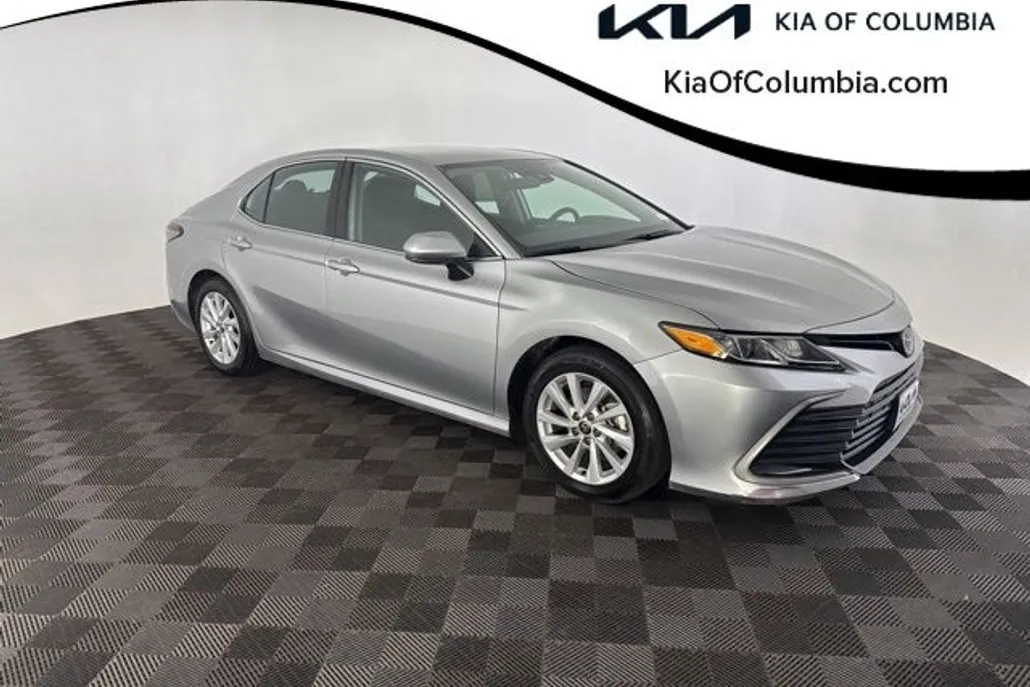 2024 Toyota Camry LE photo 1