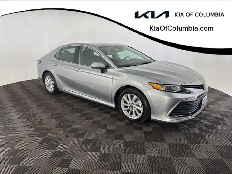 2024 Toyota Camry LE photo 1