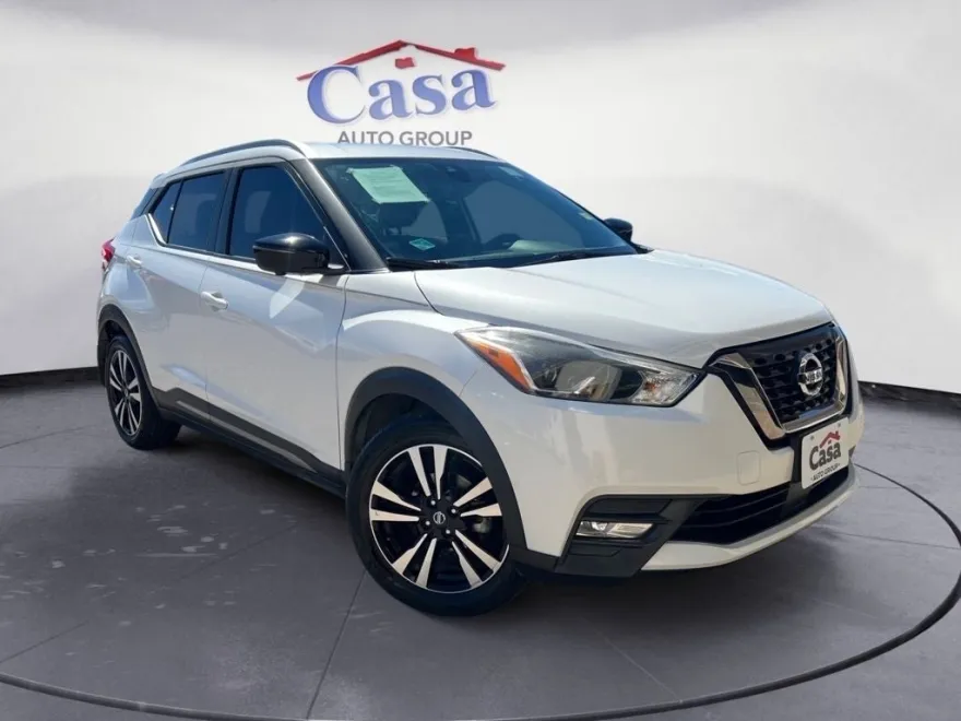 2020 Nissan Kicks SR photo 1
