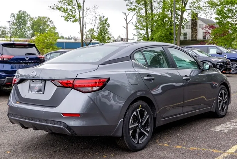 2025 Nissan Sentra SV photo 1