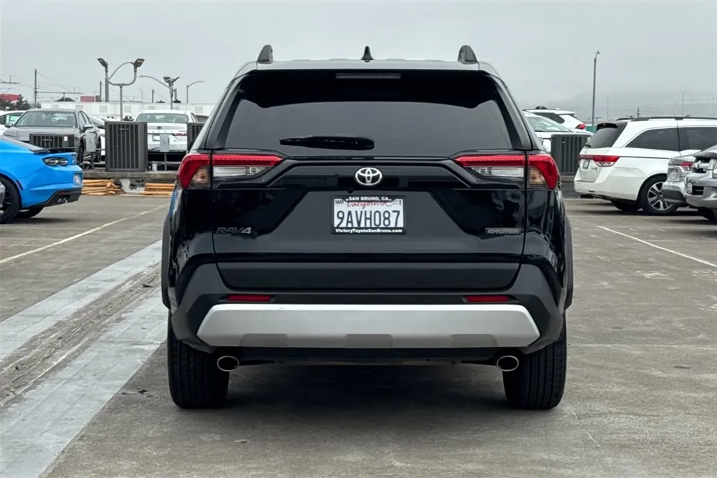 2022 Toyota RAV4 Adventure photo 1