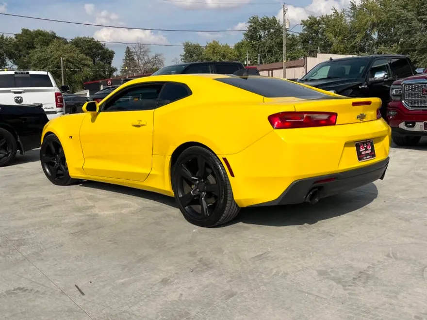 2018 Chevrolet Camaro Coupe 1LT photo 1