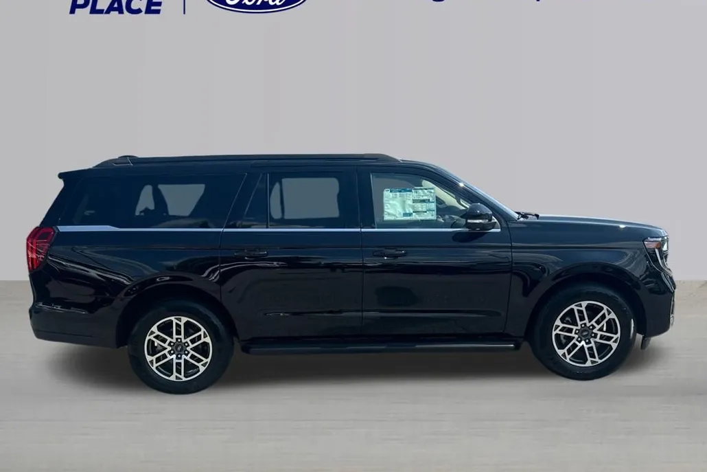 2025 Ford Expedition MAX photo 1