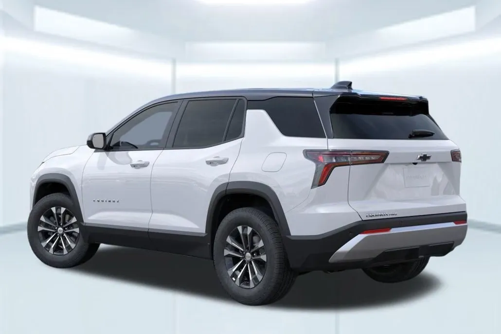 2026 Chevrolet Equinox LT photo 1