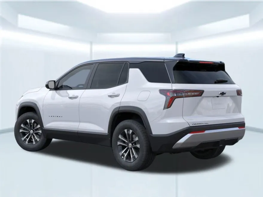 2026 Chevrolet Equinox LT photo 1