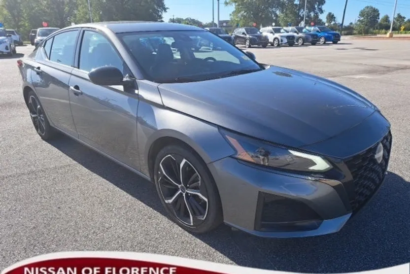 2024 Nissan Altima 2.5 SR photo 1