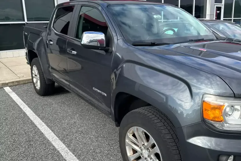 2017 Gmc Canyon SLT photo 1