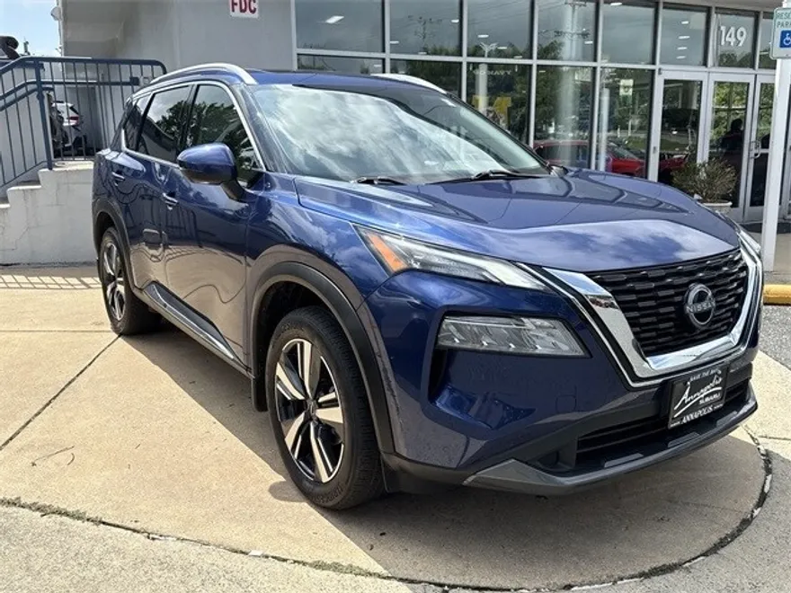 2023 Nissan Rogue SL photo 1