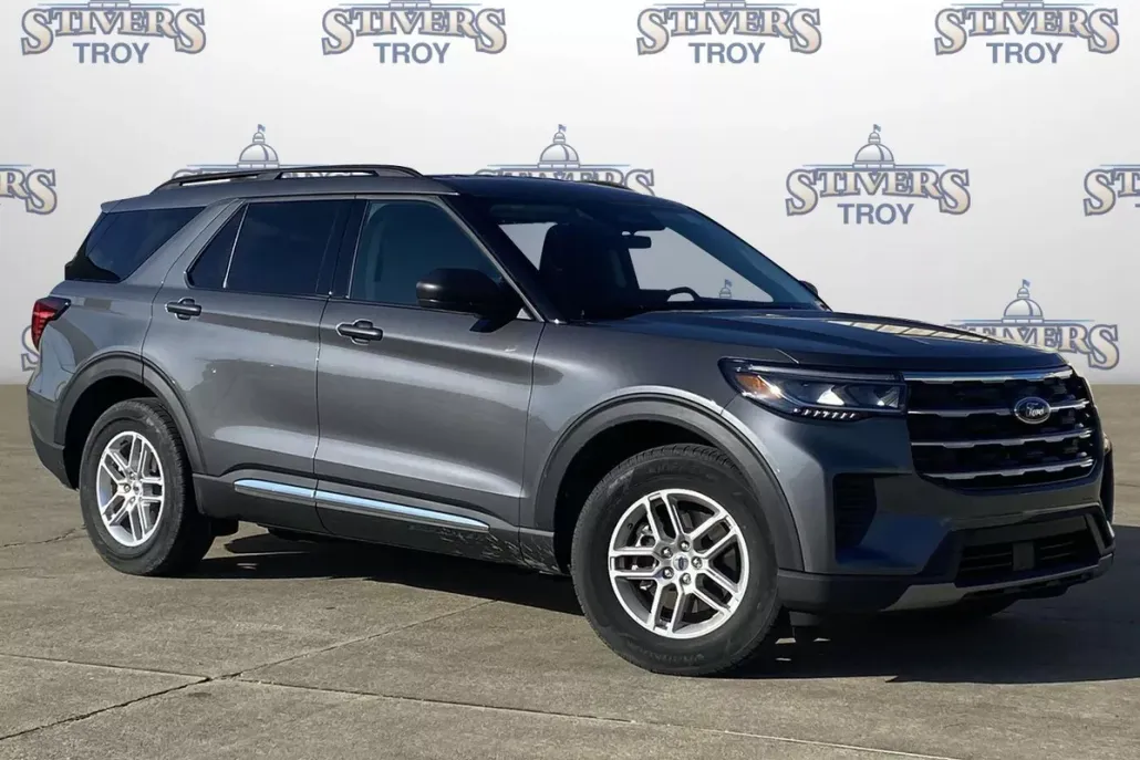 2025 Ford Explorer photo 1