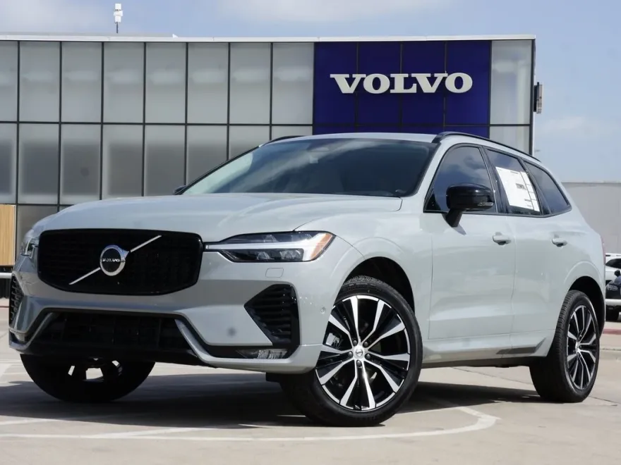 2025 Volvo XC60 B5 Plus photo 1