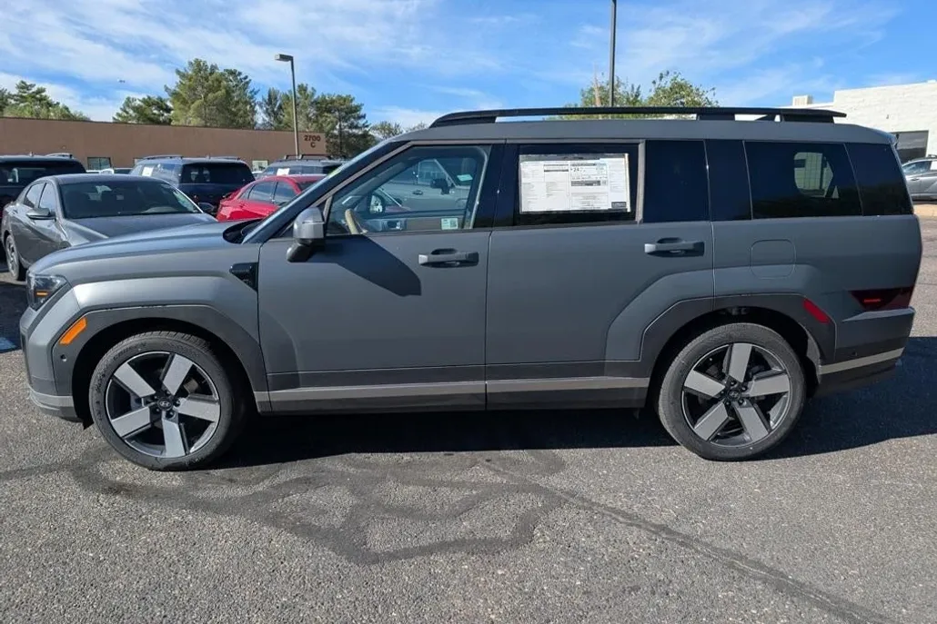 2024 Hyundai Santa Fe Limited photo 1