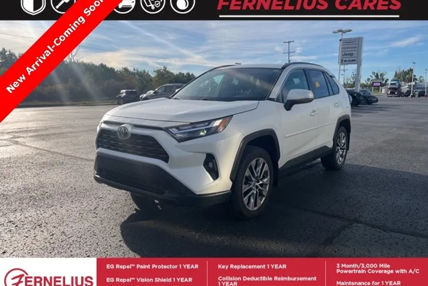 2022 Toyota RAV4 XLE Premium photo 1