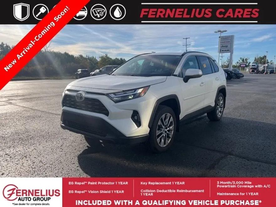 2022 Toyota RAV4 XLE Premium photo 1