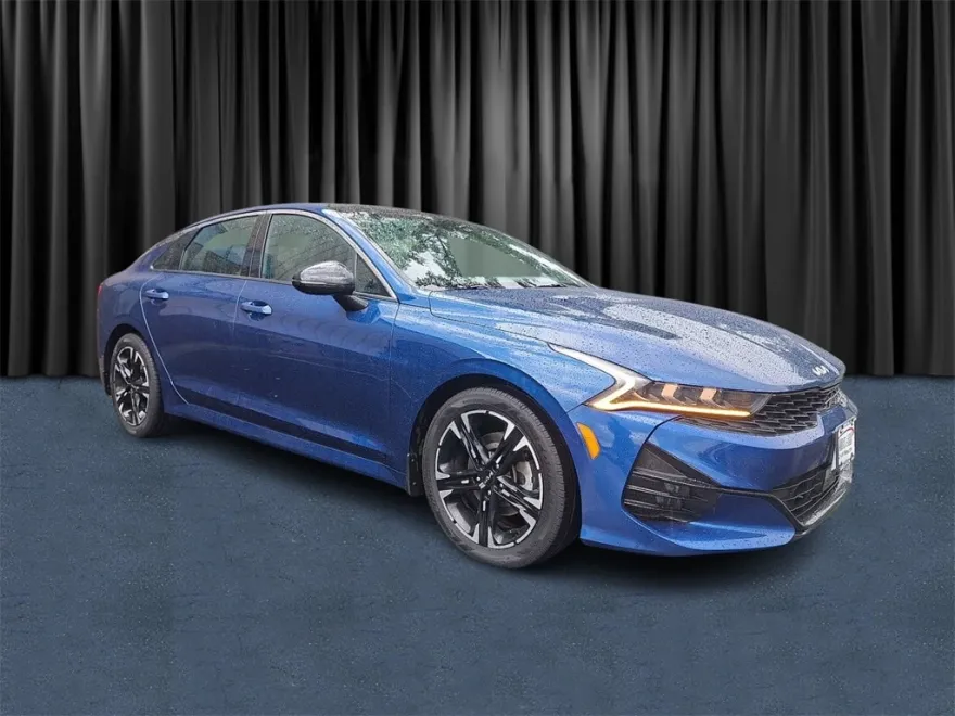 2022 Kia K5 GT-Line photo 1