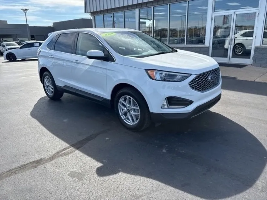 2024 Ford Edge SEL photo 1