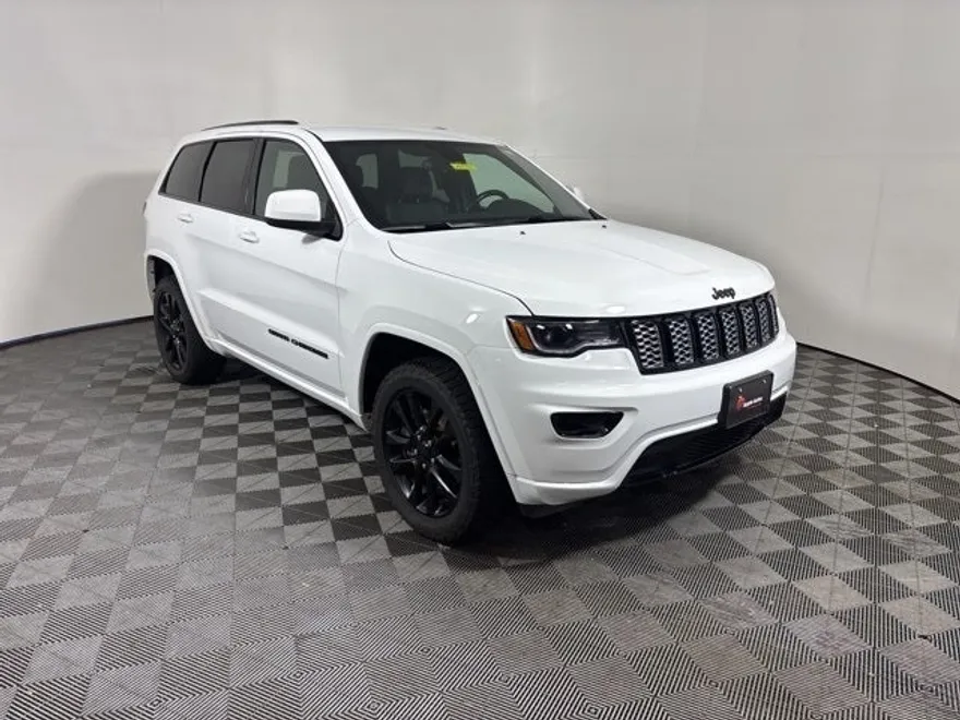 2021 Jeep Grand Cherokee Laredo X photo 1