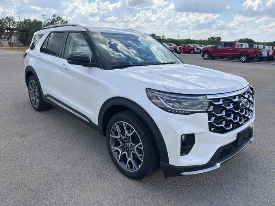 2025 Ford Explorer Platinum photo 1