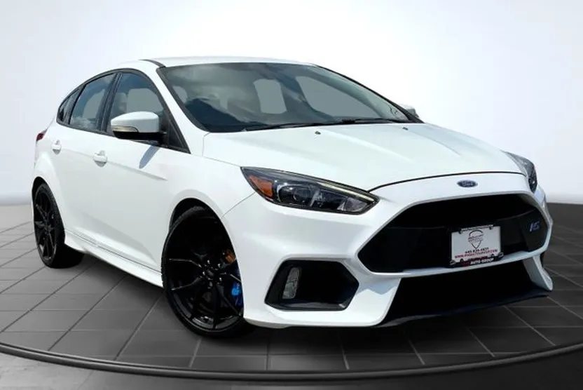 2016 Ford Focus RS photo 1