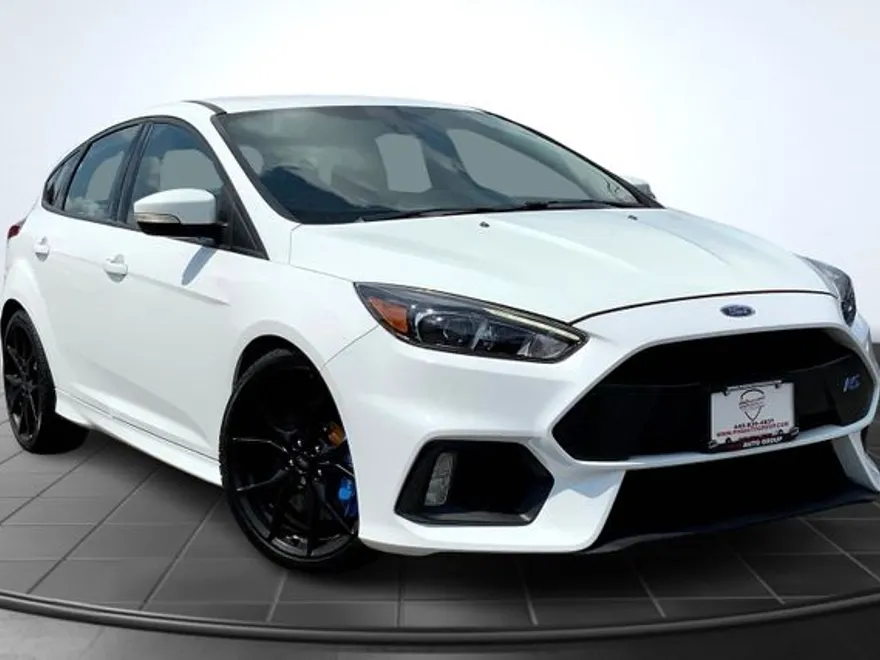 2016 Ford Focus RS photo 1