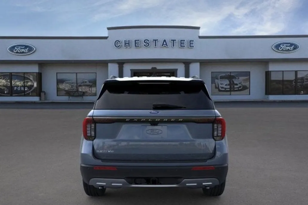 2025 Ford Explorer photo 1