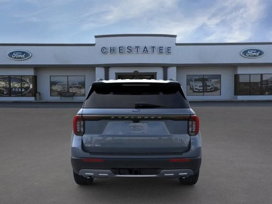 2025 Ford Explorer photo 1