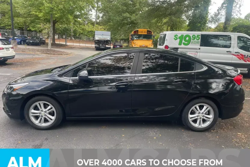 2016 Chevrolet Cruze LT photo 1