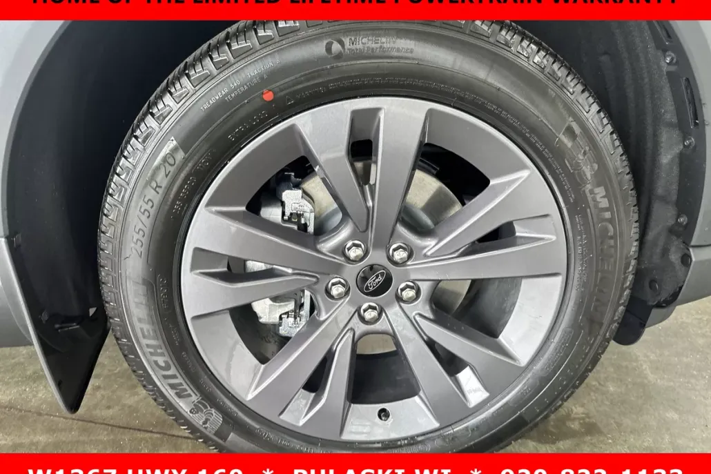 2025 Ford Explorer photo 1