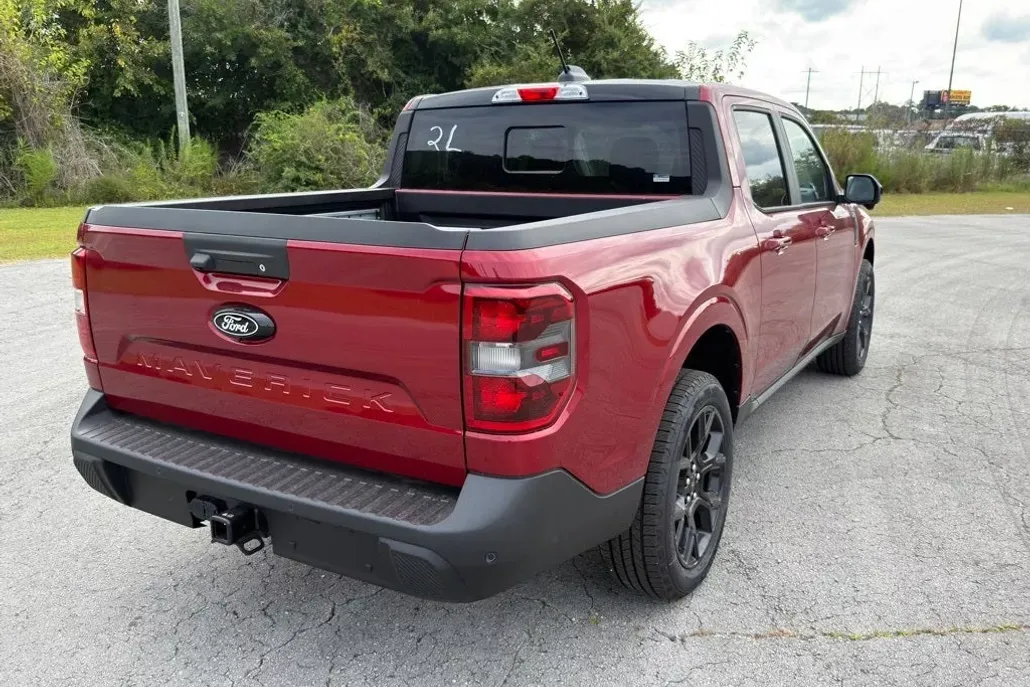 2025 Ford Maverick Lariat photo 1