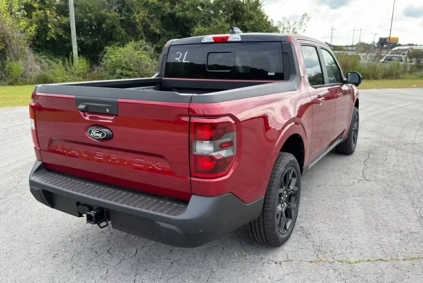 2025 Ford Maverick Lariat photo 1