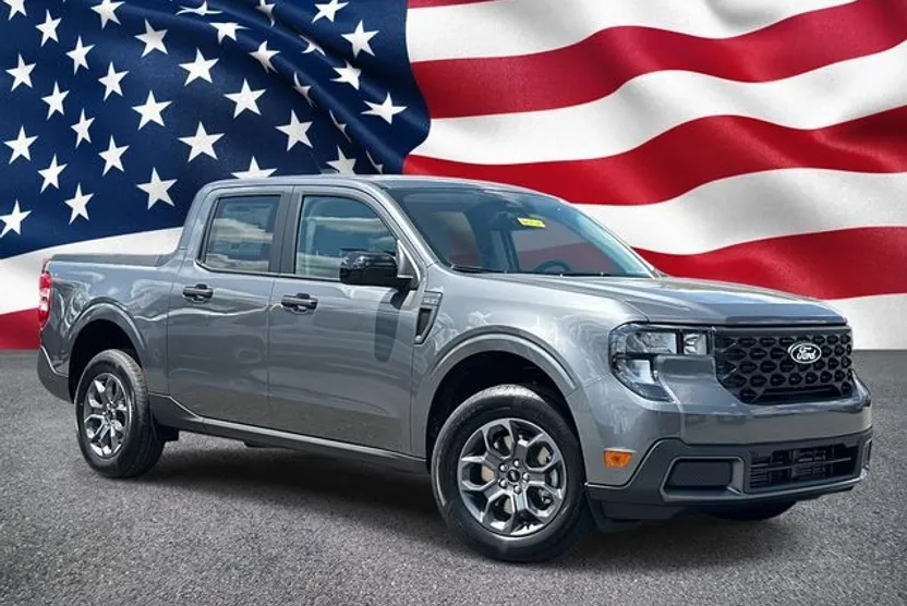 2025 Ford Maverick XLT photo 1