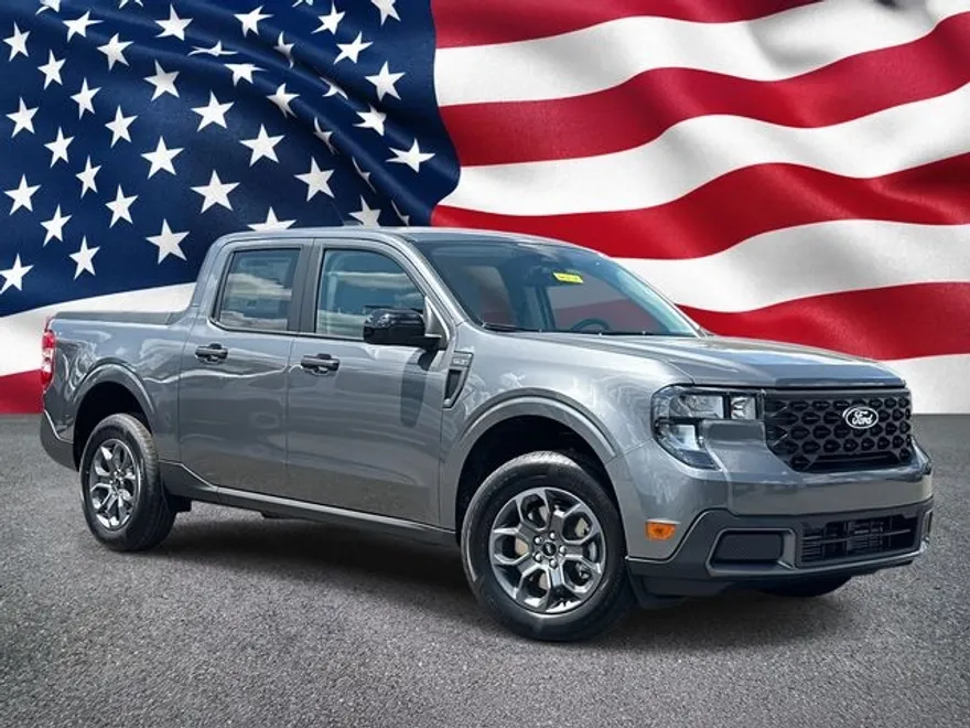 2025 Ford Maverick XLT photo 1