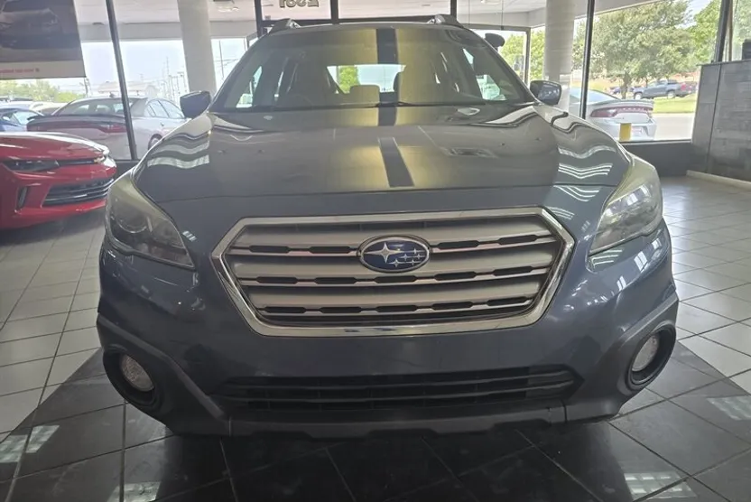 2015 Subaru Outback 2.5i Premium photo 1