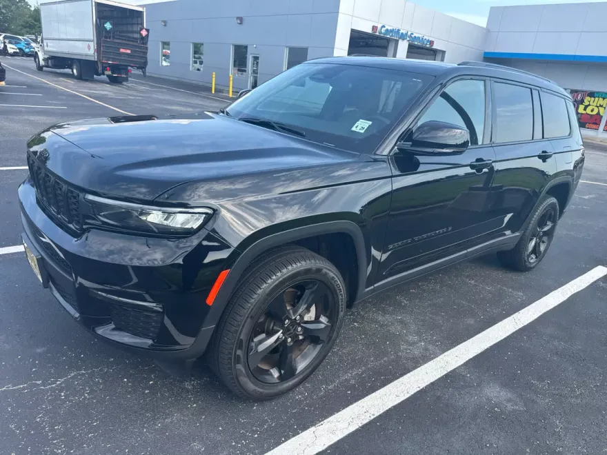 2024 Jeep Grand Cherokee Limited photo 1