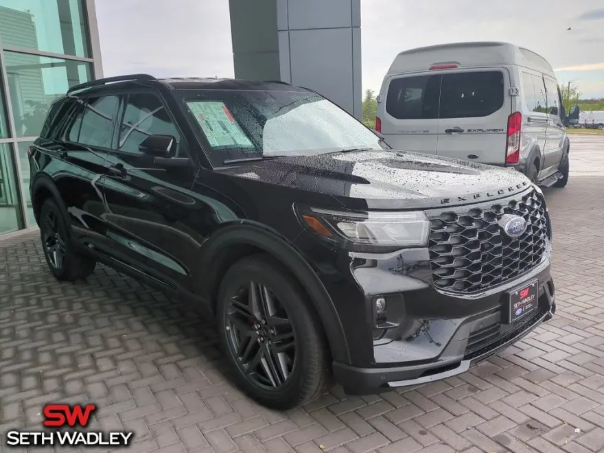 2025 Ford Explorer ST photo 1