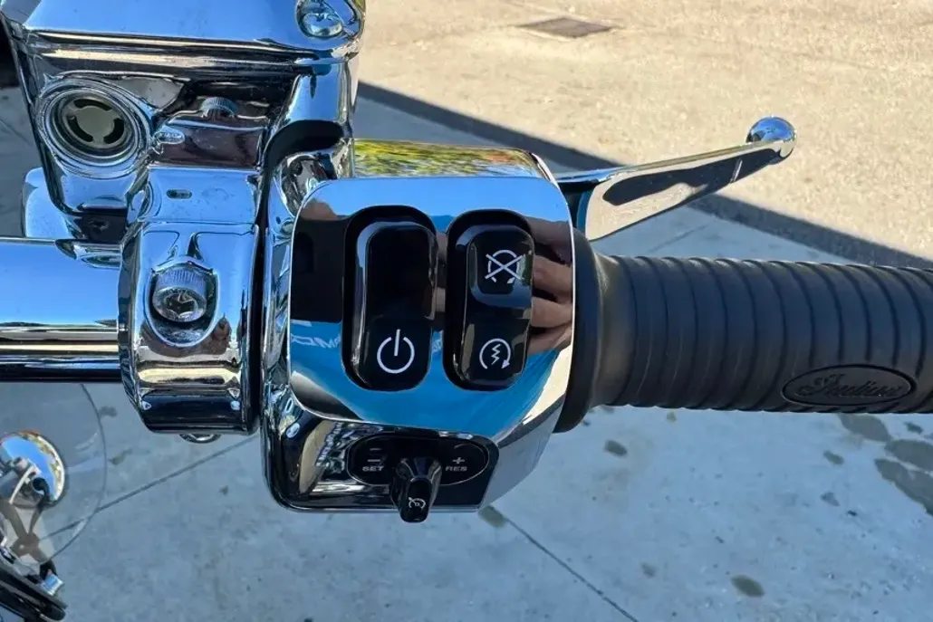 2021 Indian Motorcycle Springfield Premium photo 1