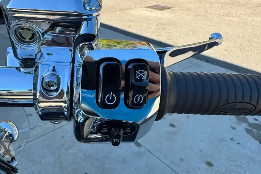 2021 Indian Motorcycle Springfield Premium photo 1