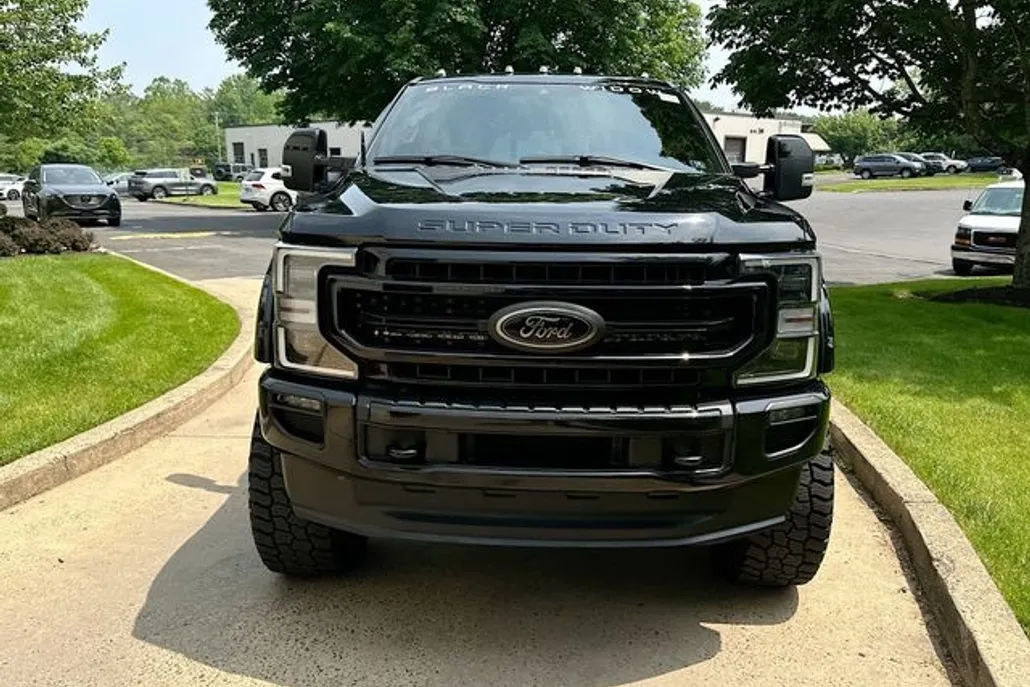 2022 Ford F-250 Lariat photo 1