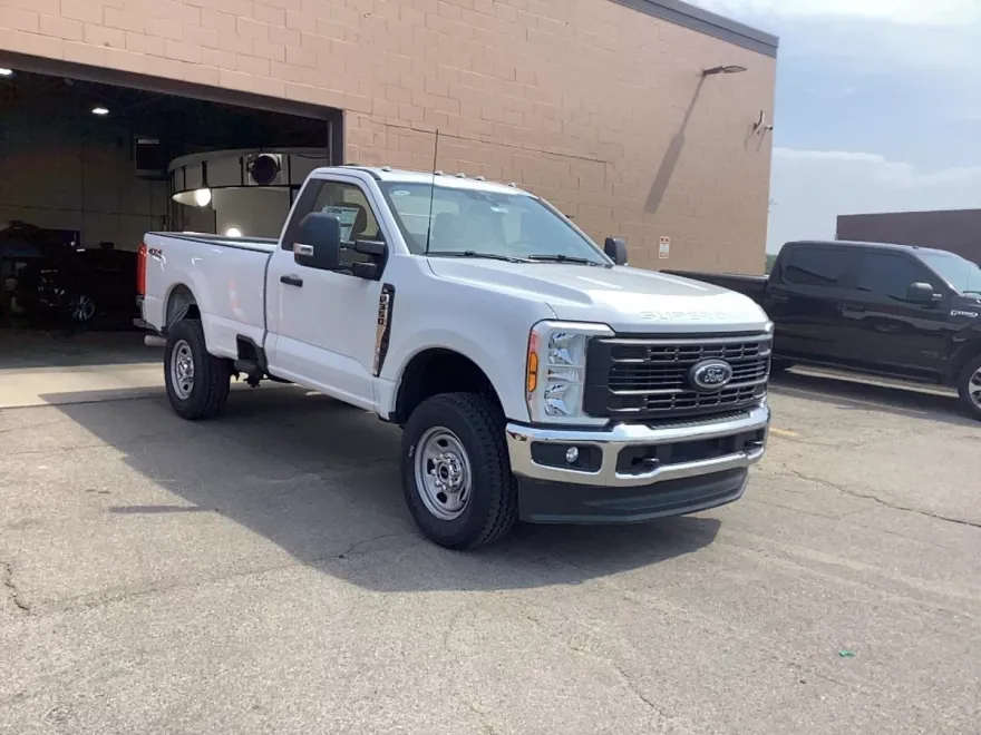 2025 Ford F-350 XL photo 1