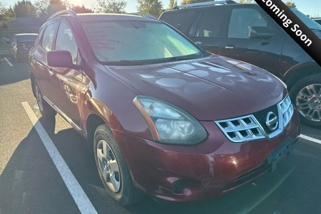 2015 Nissan Rogue Select S photo 1