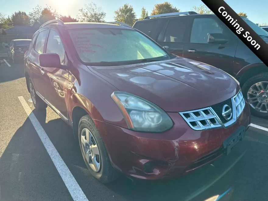 2015 Nissan Rogue Select S photo 1