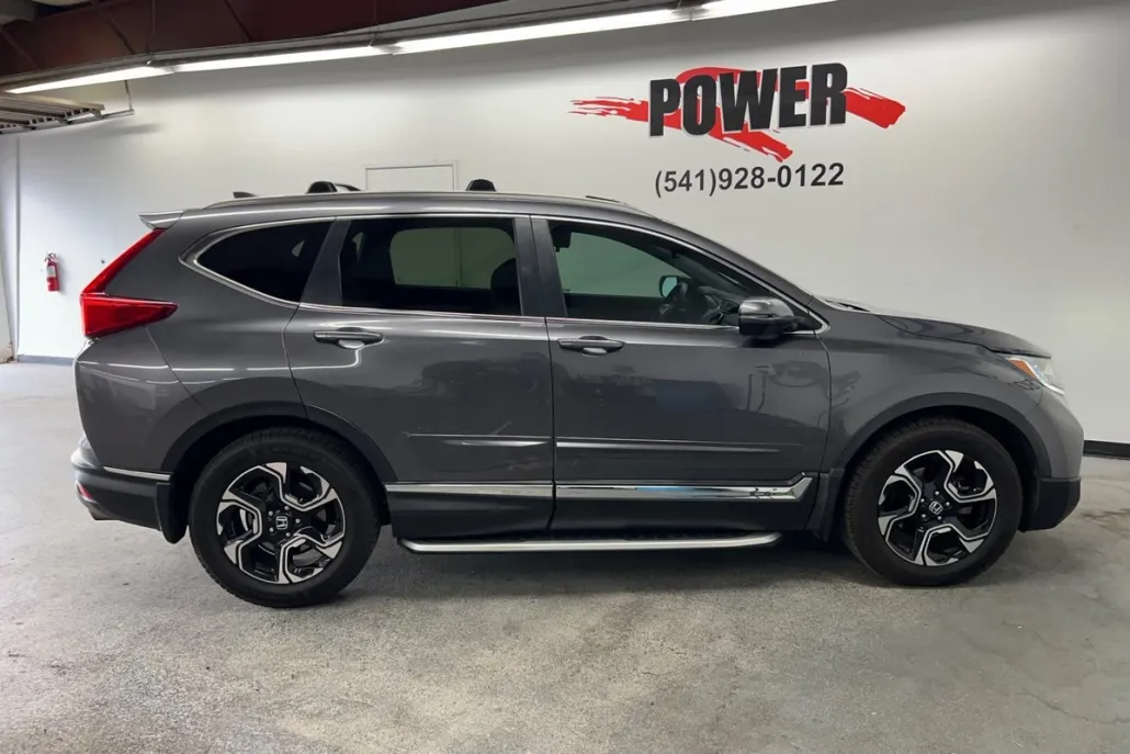 2017 Honda CR-V Touring photo 1