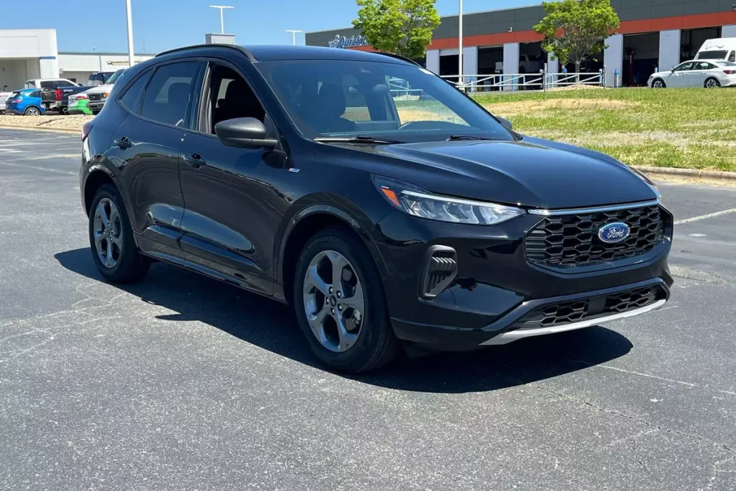 2023 Ford Escape ST-Line photo 1