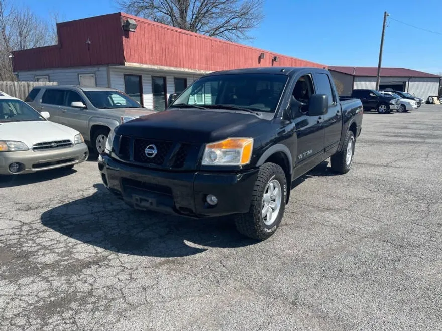 2010 Nissan Titan PRO-4X photo 1
